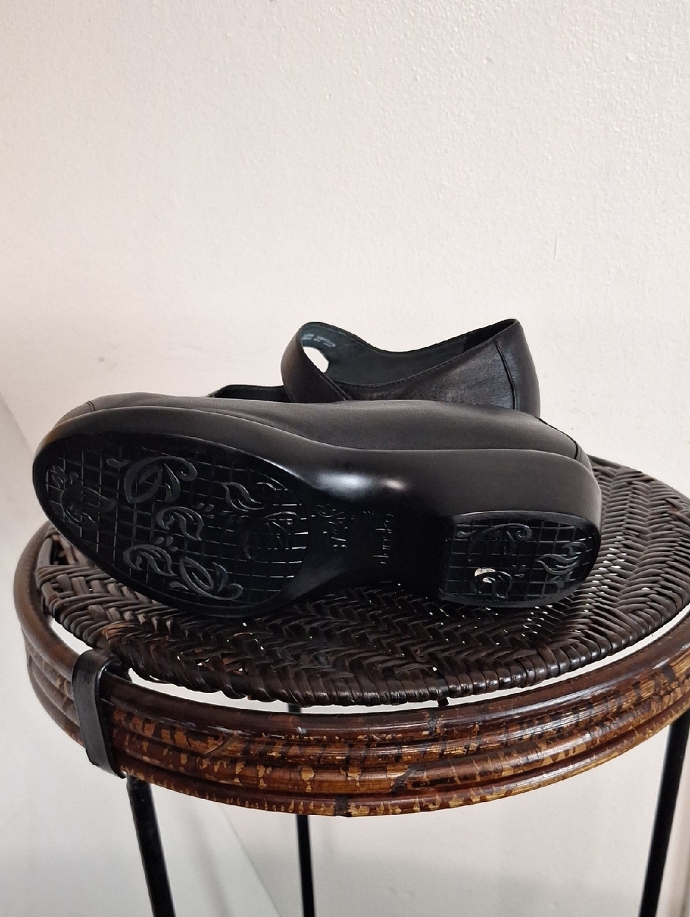 Dansko Mary Jane Shoes 37 US 7 Black Leather Rosette Button Portugal - Picture 11 of 11